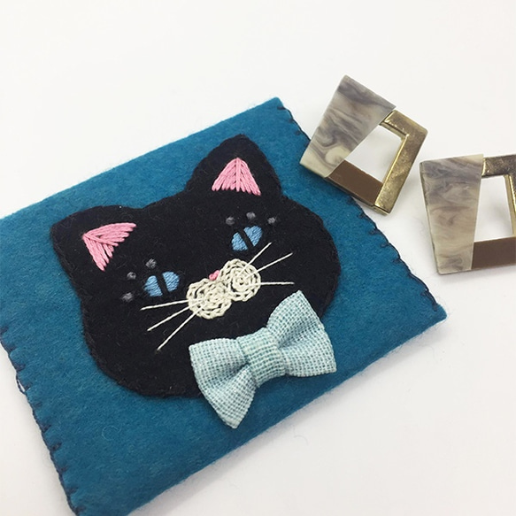 ネコ刺繍アクセサリーポーチ(M)　☆送料無料☆ 2枚目の画像