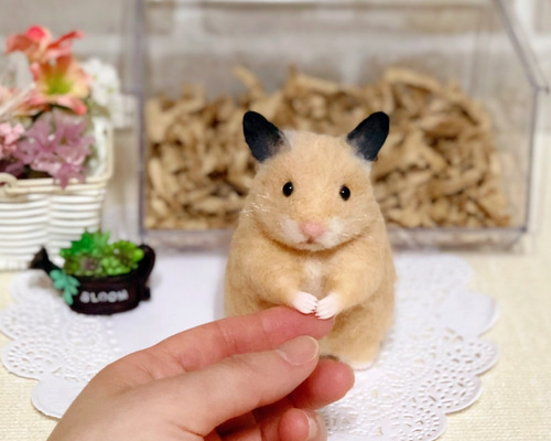 専用です ◇キンクマハムスター＆バナナ◇羊毛フェルト ぶら下がる羊毛キンクマちゃん！ #羊毛フェルト #羊毛フェルト
