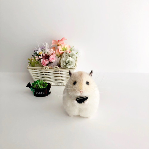 ♥️羊毛フェルト♥️ドームに入ったジャンガリアンのプディングちゃん×3 大切な種を抱えたプディングちゃん *ジャンガリアンハムスター