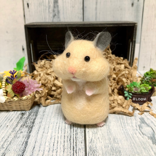 ぽっちゃりハム *ほっぺパンパン キンクマハムスター* 10㎝ 羊毛