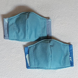 セール‼️　夏マスクはじめました。　保冷剤ポケット付き　幼児用クール立体型マスク2枚と保冷剤4つセット　洗濯可 2枚目の画像