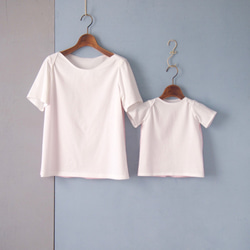 親子で♡うしろがシャツのようなTシャツ 白×ピンク　名入れ対応 3枚目の画像