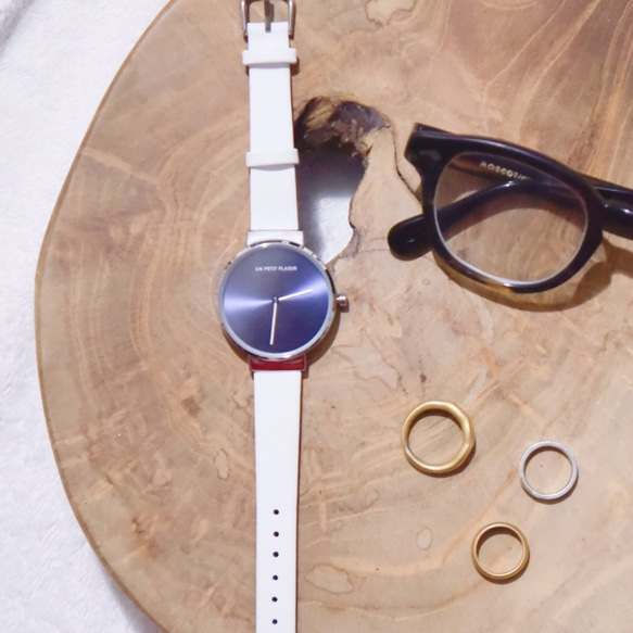 【シンプルなネイビーデザイン】腕時計 シンプル ホワイト レディース メンズ レザー ベルト交換可能 クリスマスに♪ 2枚目の画像
