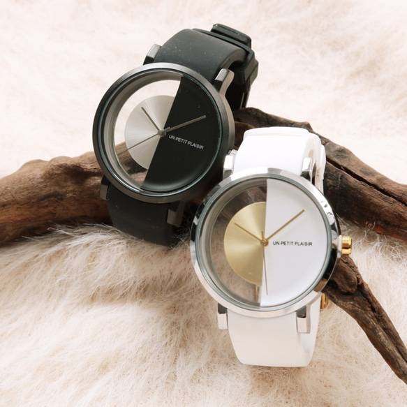 ２個ペア価格 【スケルトンデザインがおしゃれ】腕時計 ブラック×ホワイト レディース メンズ ペア 4枚目の画像