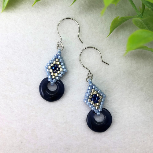 天然石 ソーダライトのペヨーテステッチ ピアス【PI0083SL