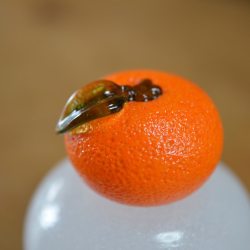 つぶつぶみかんのモチモチ鏡餅 組紐付き 鏡餅 ガラス工房 グラスタイム