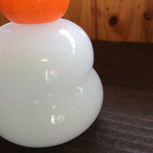 はなび【美品】つぶつぶみかんのモチモチ鏡餅 グラスタイム 組紐付き