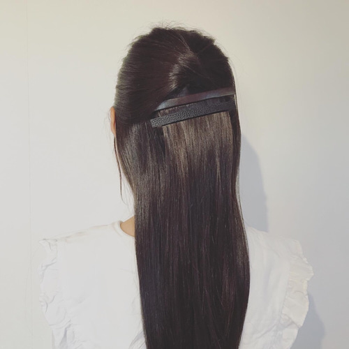 AiDior レザー ヘアバレッタ黒 long barrette》本革の黒バレッタ・シボレザーのシンプルロング