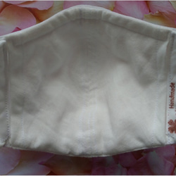 抗菌・抗ウイルス加工生地使用　ノーズフィッター・フィルターポケット付き　洗える立体マスク　小さめサイズ・白 2枚目の画像