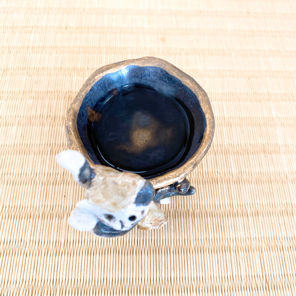 【敬老の日】盆踊りの練習をする猫又の金杯お猪口 妖怪陶器 6枚目の画像