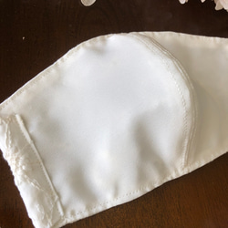 シルクとマーガレットの刺繍レース　立体マスク　オフホワイト　白 3枚目の画像