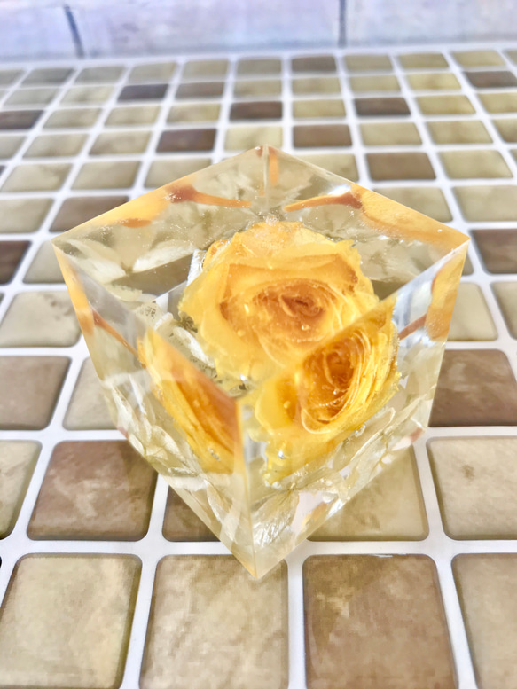 煌めくクリスタルハーバリウム〜yellow rose〜 1枚目の画像