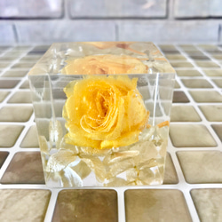 煌めくクリスタルハーバリウム〜yellow rose〜 2枚目の画像