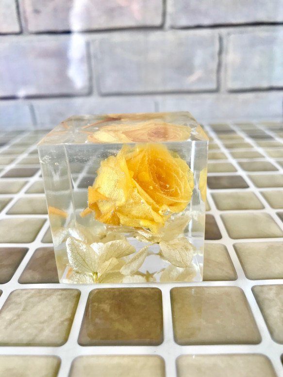 煌めくクリスタルハーバリウム〜yellow rose〜 4枚目の画像