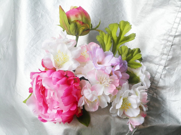 フラワーバレッタ　ピオニーと桜の髪飾り 2枚目の画像