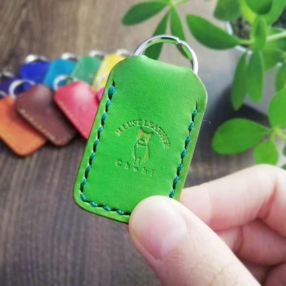 手染めの本革キーホルダー 黄緑 ライトグリーン 刻印 レザー