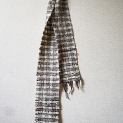 手紡ぎ手織り の マフラー 1枚目の画像