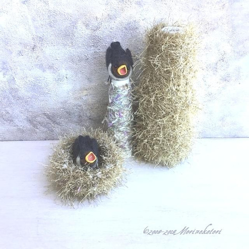 羊毛フェルトのツバメのヒナと鳥の巣のセット 羊毛フェルト 森の