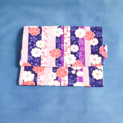 桜柄マスクケース（紺とピンクストライプ） 1枚目の画像