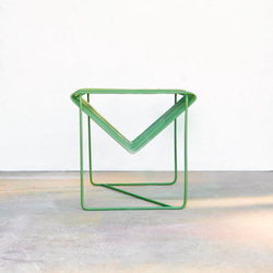 triangle side table olive green 6枚目の画像