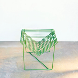 triangle side table olive green 7枚目の画像