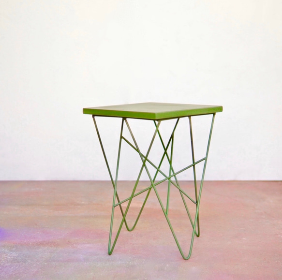 wire side table olive green 3枚目の画像