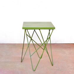 wire side table olive green 4枚目の画像