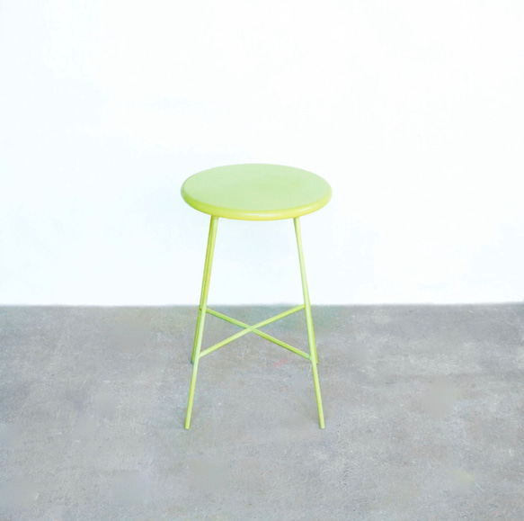 iron color stool  lime green 3枚目の画像