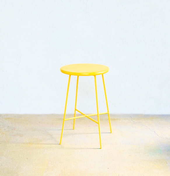 iron color stool  yellow 2枚目の画像