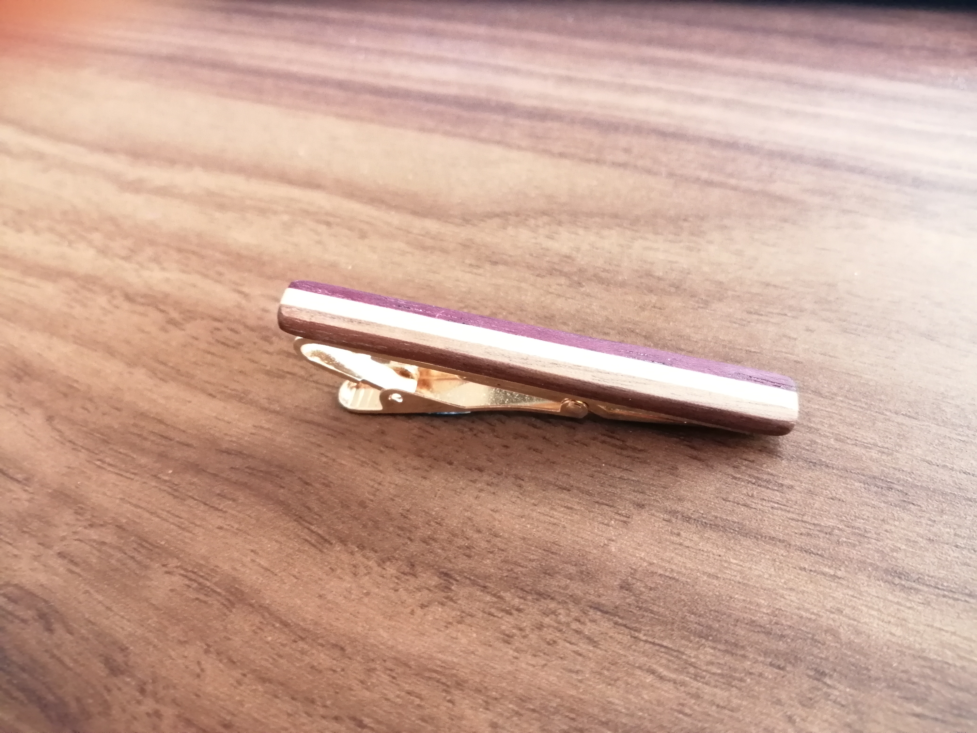 パーツの接着方法