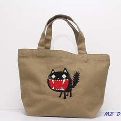　 MZ刺繍デザイン　怒った猫　トートバッグ（Ｓ） 1枚目の画像