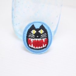 　　ＭＺ　ＤＥＳＩＧＮ　怒り猫　刺繍ブローチ　 2枚目の画像