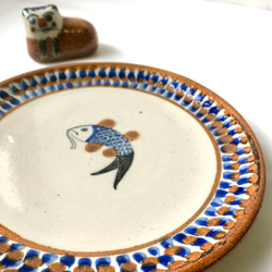 【SOLD OUT】トナラ焼のお魚絵皿◆手描き絵付け（中皿） 2枚目の画像