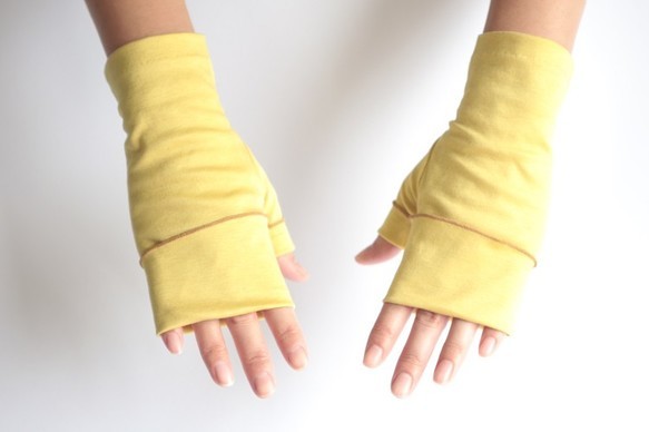 【手襪/半長】薑黃（黃色）/可隨意防護病毒的防紫外線手套/手臂套 第3張的照片