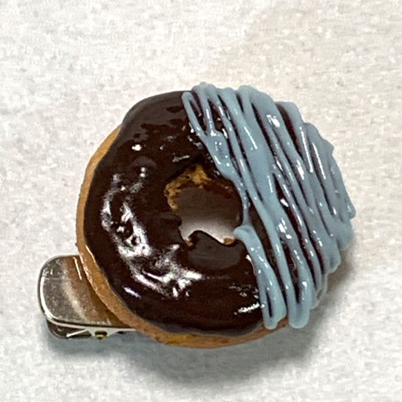 チョコミントドーナツのヘアクリップ　35ｇ　食品サンプル 2枚目の画像