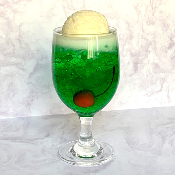 純喫茶くりいま】クリームソーダ バニラアイスちょっと溶けてる