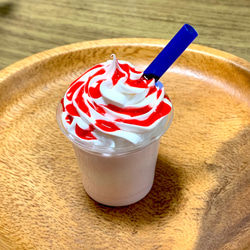1オンスカップのシェイク　イチゴ　ドリンク　食品サンプル　40ｇ 1枚目の画像
