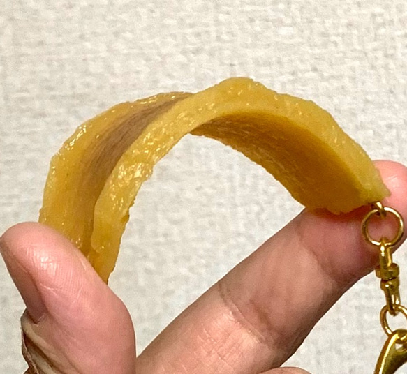干し芋のキーホルダー　リアルサイズ　食品サンプル　茨城県特産品　かわいい 4枚目の画像