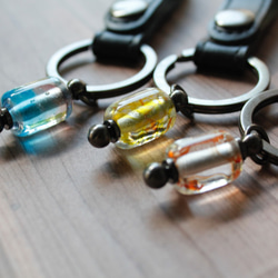 蜻蛉玉のキーホルダー（赤茶×透明）〈2020-51〉 8枚目の画像