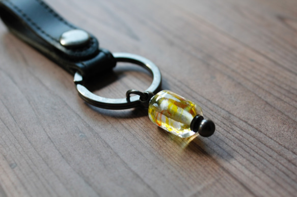 蜻蛉玉のキーホルダー（黄×橙）〈2020-52〉 1枚目の画像