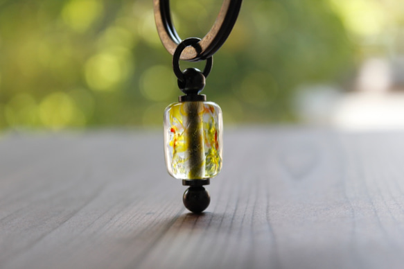 蜻蛉玉のキーホルダー（黄×橙）〈2020-52〉 4枚目の画像