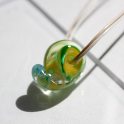 蜻蛉玉（勾玉）の2連ネックレス／菜の花〈2021-20〉 4枚目の画像