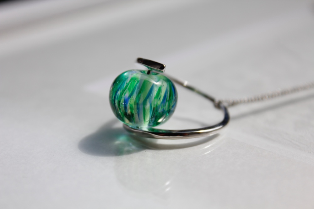 蜻蛉玉のネックレス　〜新緑の揺らめき〜〈2020-17〉