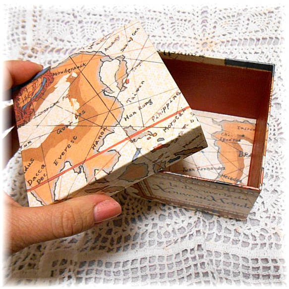 古地図柄のカルトナージュ_正方形の小箱 2枚目の画像