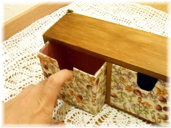 リバーシブルで楽しめる、ミニ引出しBOX（リバティ・秋色） 2枚目の画像