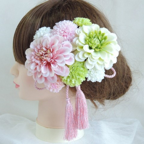 U6 黄緑とピンクのジニアの上品可愛い髪飾り ピンクの振袖 ヘッド