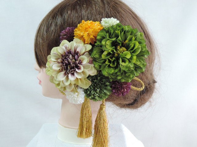 渋い緑の髪飾り