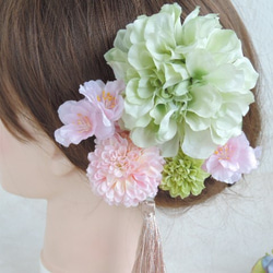 桜とミントグリーンダリアの髪飾り 3枚目の画像