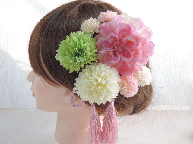 ピンクにグリーンが可愛い髪飾り