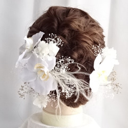 清らかな胡蝶蘭の髪飾り 　～白無垢の花嫁様へ／真白～ 3枚目の画像